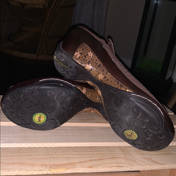 Shoes - Picture 4 of 4